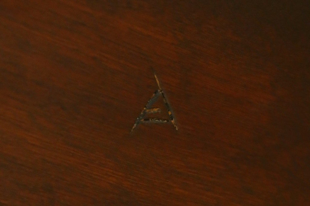 中古　松本民芸家具　A-I型丸卓　重厚で安定感のあるデザインのラウンドテーブル　(R-085608)