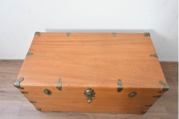 アンティーク　美品　くすのき(楠)材　収納力抜群の木製トランク　(R-085611)
