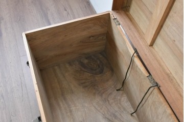 アンティーク　美品　くすのき(楠)材　収納力抜群の木製トランク　(R-085611)