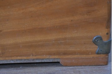 アンティーク　美品　くすのき(楠)材　収納力抜群の木製トランク　(R-085611)