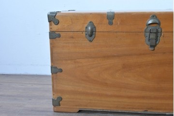 アンティーク　美品　くすのき(楠)材　収納力抜群の木製トランク　(R-085611)