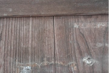 和製アンティーク　明治から大正期　総欅(ケヤキ)材　美しい木目と福を呼ぶ意匠金具が目を引く蔵戸1枚　(R-085612)