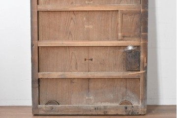 和製アンティーク　明治から大正期　総欅(ケヤキ)材　美しい木目と福を呼ぶ意匠金具が目を引く蔵戸1枚　(R-085612)