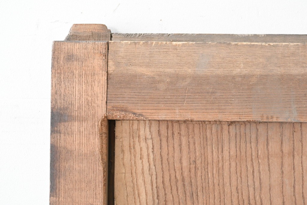 和製アンティーク　明治から大正期　総欅(ケヤキ)材　美しい木目と福を呼ぶ意匠金具が目を引く蔵戸1枚　(R-085612)