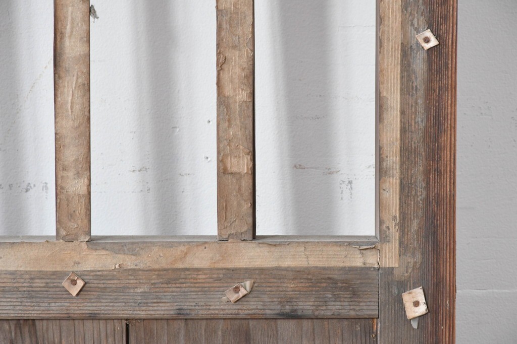 和製アンティーク　明治から大正期　味わい深い木味と格子が魅力の格子蔵戸1枚　(R-085613)