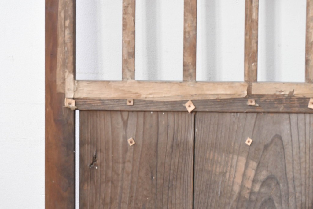 和製アンティーク　明治から大正期　味わい深い木味と格子が魅力の格子蔵戸1枚　(R-085613)