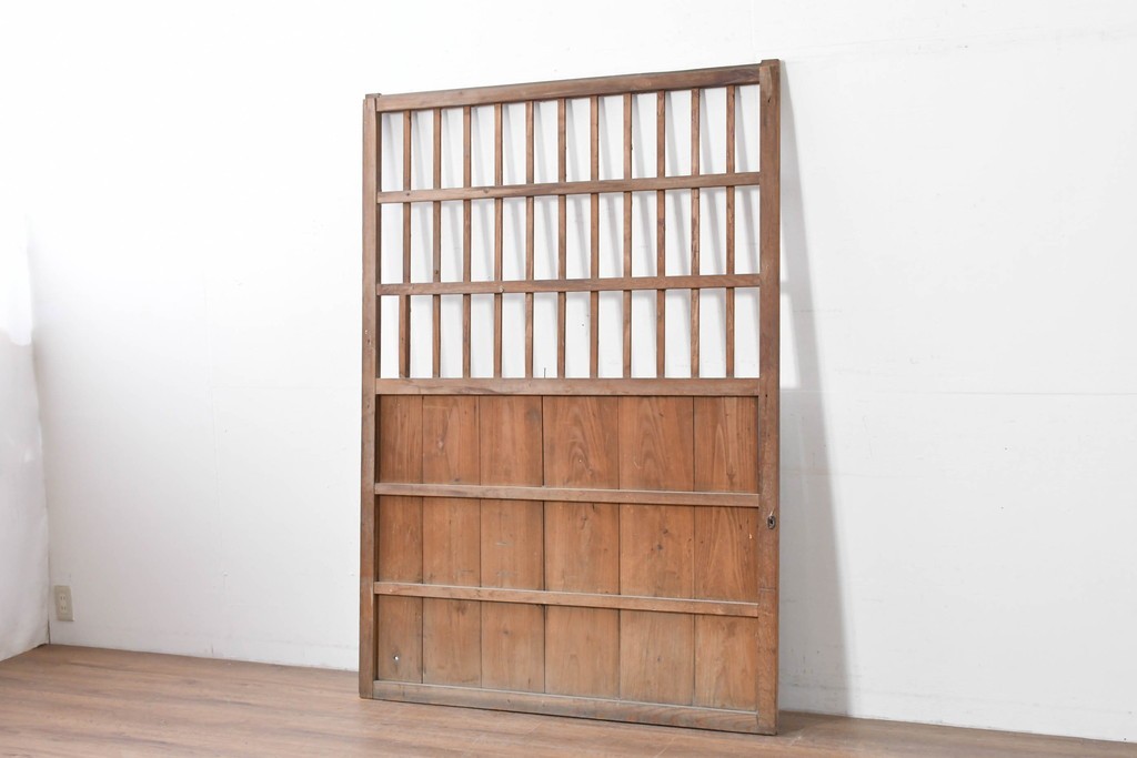 和製アンティーク　明治から大正期　味わい深い木味と格子が魅力の格子蔵戸1枚　(R-085613)