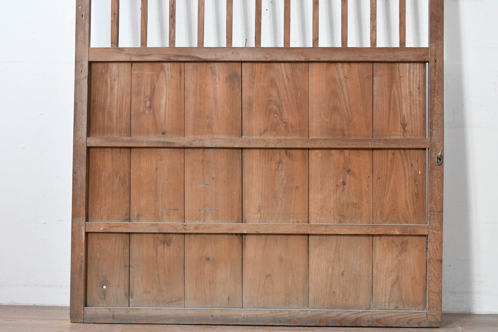 和製アンティーク　明治から大正期　味わい深い木味と格子が魅力の格子蔵戸1枚　(R-085613)