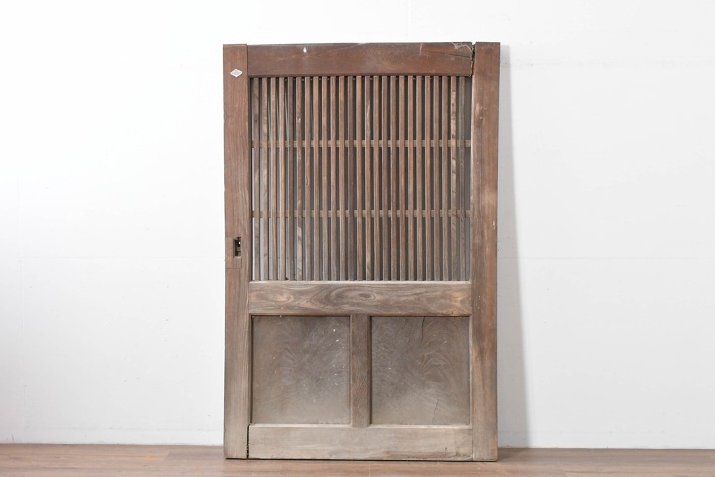 和製アンティーク　明治から大正期　重厚　極太框が存在感を放つ格子蔵戸1枚　(R-085614)