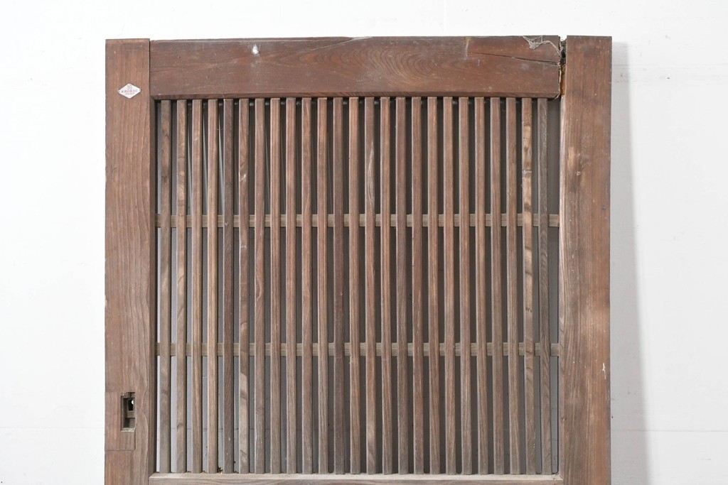 和製アンティーク　明治から大正期　重厚　極太框が存在感を放つ格子蔵戸1枚　(R-085614)