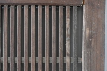 和製アンティーク　明治から大正期　重厚　極太框が存在感を放つ格子蔵戸1枚　(R-085614)