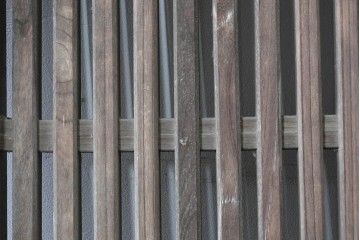 和製アンティーク　明治から大正期　重厚　極太框が存在感を放つ格子蔵戸1枚　(R-085614)