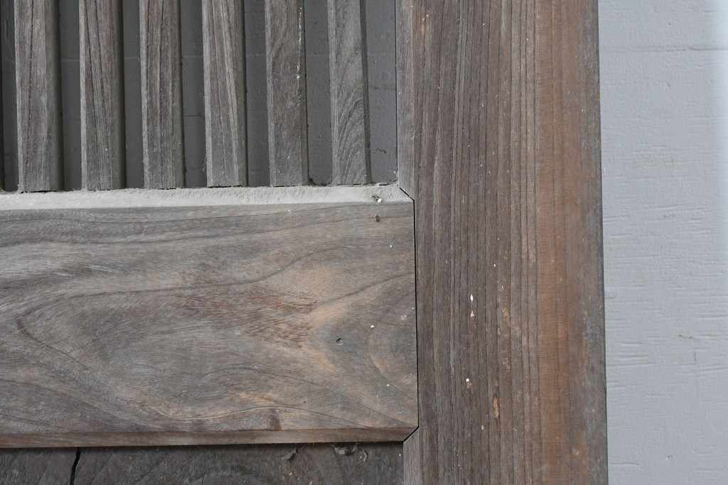 和製アンティーク　明治から大正期　重厚　極太框が存在感を放つ格子蔵戸1枚　(R-085614)