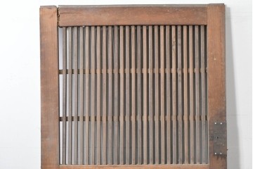 和製アンティーク　明治から大正期　重厚　極太框が存在感を放つ格子蔵戸1枚　(R-085614)