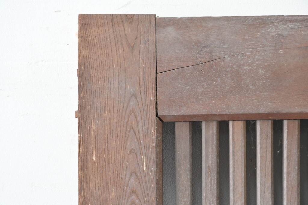 和製アンティーク　明治から大正期　重厚　極太框が存在感を放つ格子蔵戸1枚　(R-085615)