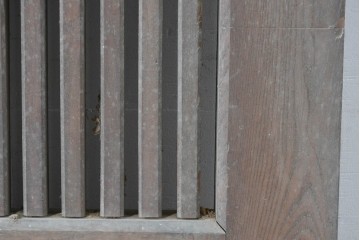 和製アンティーク　明治から大正期　重厚　極太框が存在感を放つ格子蔵戸1枚　(R-085615)