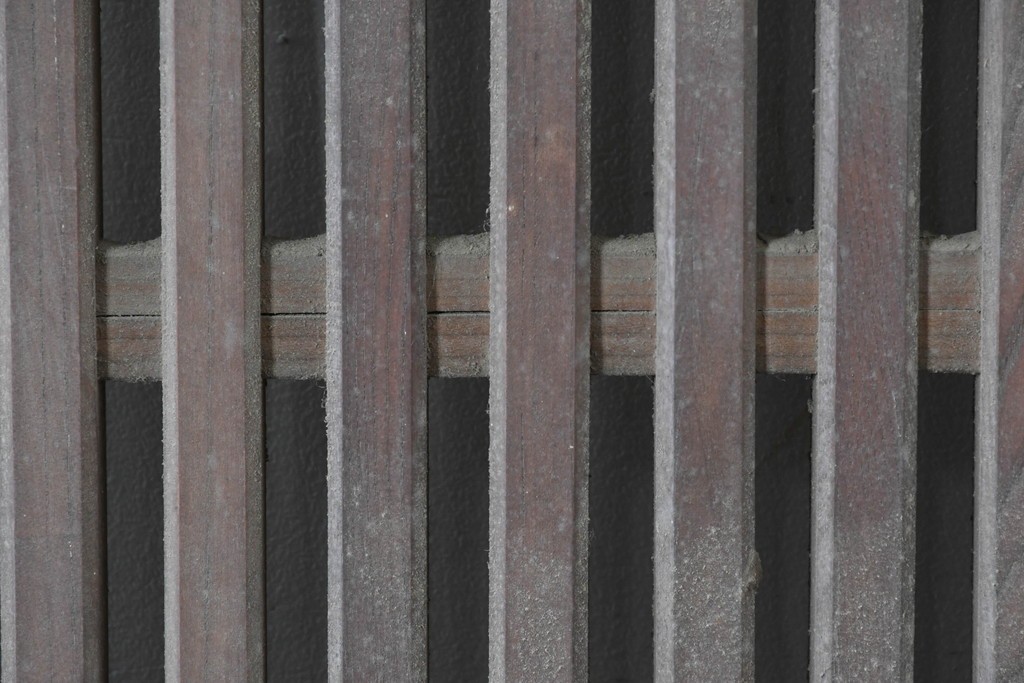 和製アンティーク　明治から大正期　重厚　極太框が存在感を放つ格子蔵戸1枚　(R-085615)