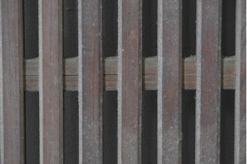 和製アンティーク　明治から大正期　重厚　極太框が存在感を放つ格子蔵戸1枚　(R-085615)