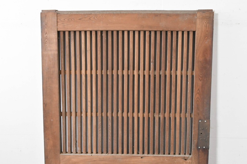 和製アンティーク　明治から大正期　重厚　極太框が存在感を放つ格子蔵戸1枚　(R-085615)