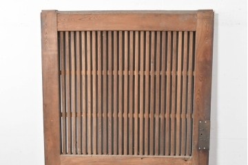 和製アンティーク　明治から大正期　重厚　極太框が存在感を放つ格子蔵戸1枚　(R-085615)