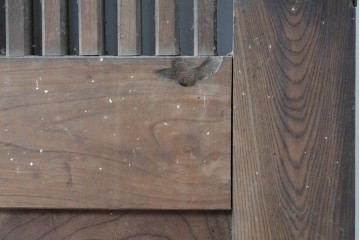 和製アンティーク　明治から大正期　重厚　極太框が存在感を放つ格子蔵戸1枚　(R-085615)