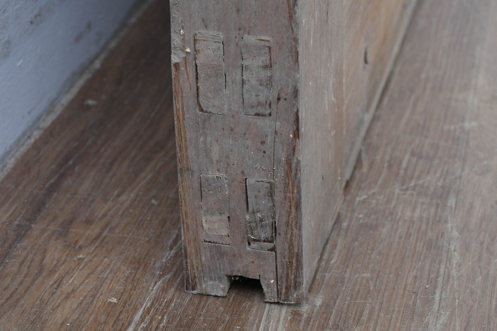 和製アンティーク　明治から大正期　重厚　極太框が存在感を放つ格子蔵戸1枚　(R-085615)