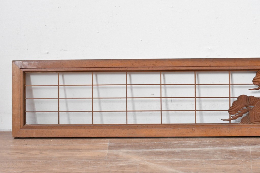 ヴィンテージ建具　昭和中期　松の彫刻が目を引く欄間1枚　(R-085616)