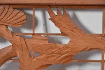 ヴィンテージ建具　昭和中期　松の彫刻が目を引く欄間1枚　(R-085616)