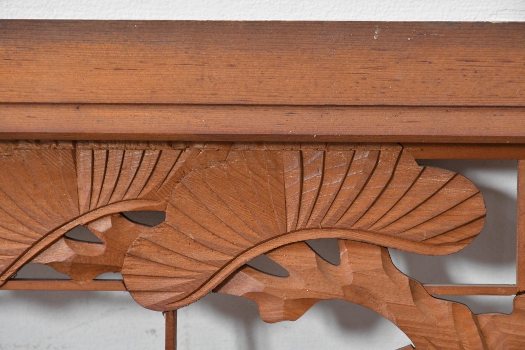 ヴィンテージ建具　昭和中期　松の彫刻が目を引く欄間1枚　(R-085616)