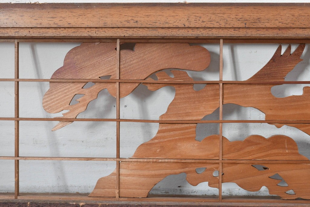 ヴィンテージ建具　昭和中期　松の彫刻が目を引く欄間1枚　(R-085616)