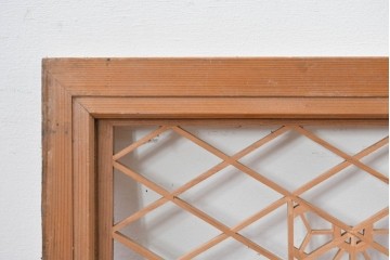 ヴィンテージ建具　昭和後期　緻密な組子文様と流れるような菱格子が品良く引き立つ欄間1枚　(R-085617)
