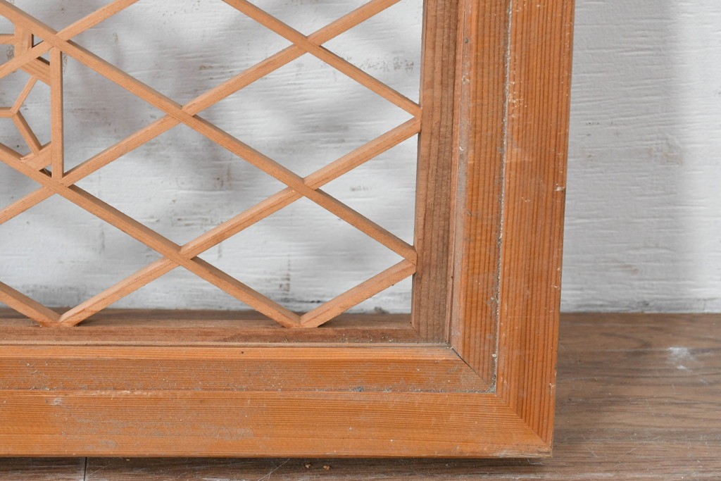 ヴィンテージ建具　昭和後期　緻密な組子文様と流れるような菱格子が品良く引き立つ欄間1枚　(R-085617)