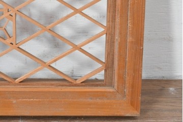 ヴィンテージ建具　昭和後期　緻密な組子文様と流れるような菱格子が品良く引き立つ欄間1枚　(R-085617)