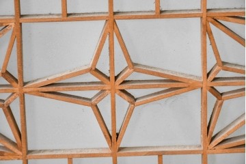 ヴィンテージ建具　昭和中期　片面ガラス　繊細な細格子と連続する組子文様が美しく整う欄間1枚　(R-085618)