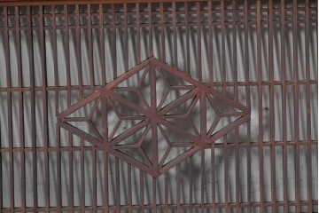 アンティーク建具　明治から大正期　細格子に菱形組子入りの欄間1枚　(R-085619)
