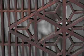 アンティーク建具　明治から大正期　細格子に菱形組子入りの欄間1枚　(R-085619)