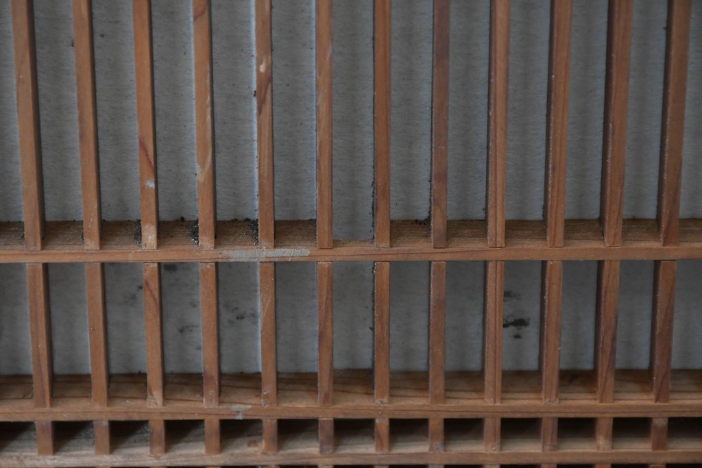 ヴィンテージ建具　昭和中期　片面障子　細格子に繊細な組子入りの欄間1枚　(R-085620)