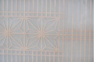 ヴィンテージ建具　昭和中期　片面ガラス　黒塗り枠が全体を引き締める組子入り筬欄間1枚　(R-085621)