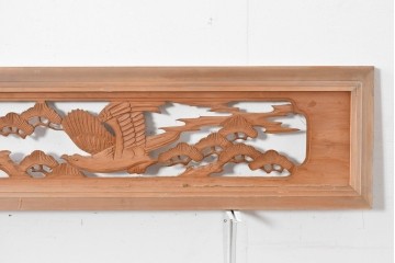 ヴィンテージ建具　昭和中期　松と飛ぶ鳥の彫刻が美しい欄間2枚セット　(R-085622)