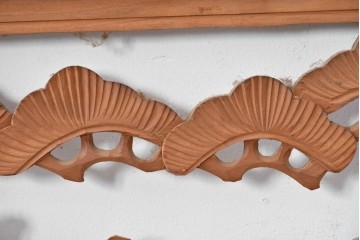 ヴィンテージ建具　昭和中期　松と飛ぶ鳥の彫刻が美しい欄間2枚セット　(R-085622)