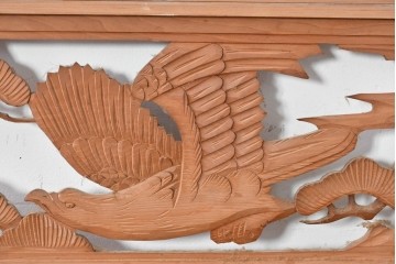 ヴィンテージ建具　昭和中期　松と飛ぶ鳥の彫刻が美しい欄間2枚セット　(R-085622)