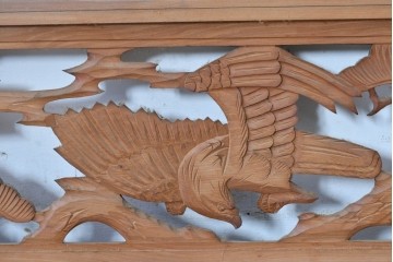 ヴィンテージ建具　昭和中期　松と飛ぶ鳥の彫刻が美しい欄間2枚セット　(R-085622)