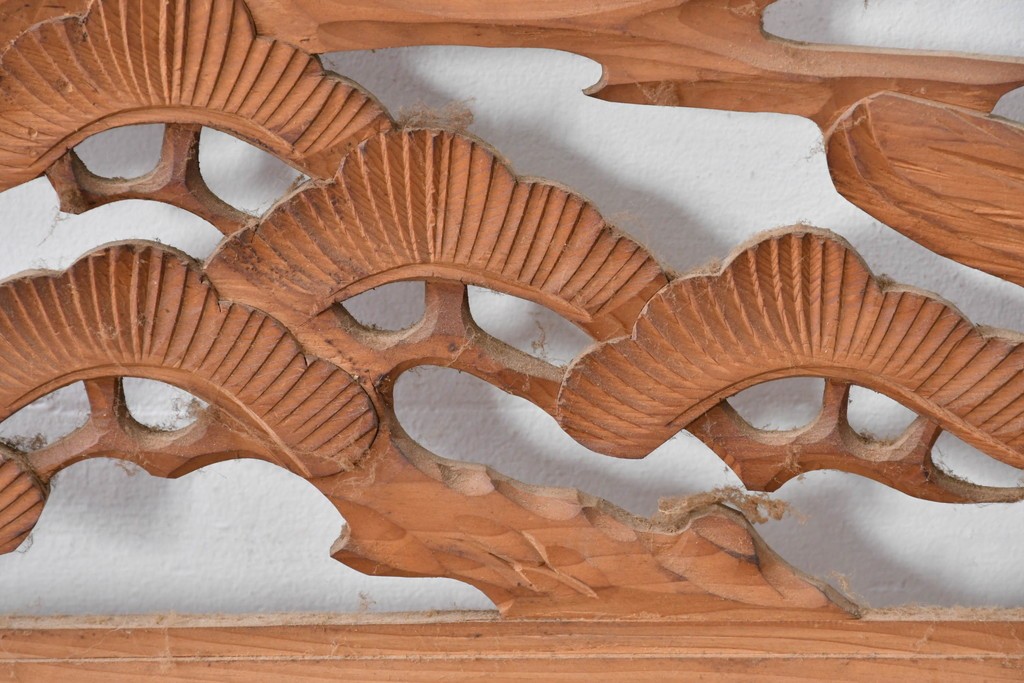 ヴィンテージ建具　昭和中期　松と飛ぶ鳥の彫刻が美しい欄間2枚セット　(R-085622)