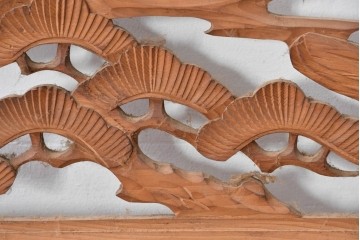 ヴィンテージ建具　昭和中期　松と飛ぶ鳥の彫刻が美しい欄間2枚セット　(R-085622)