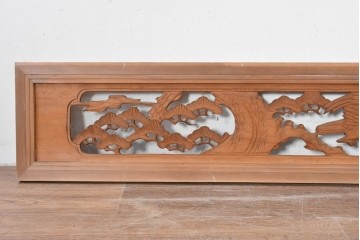 ヴィンテージ建具　昭和中期　松と飛ぶ鳥の彫刻が美しい欄間2枚セット　(R-085622)