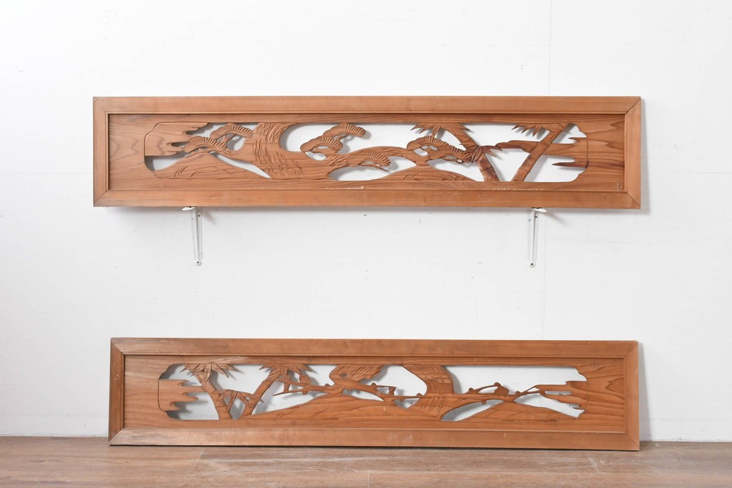 ヴィンテージ建具　昭和中期　松竹梅の彫刻が施された欄間2枚セット　(R-085623)