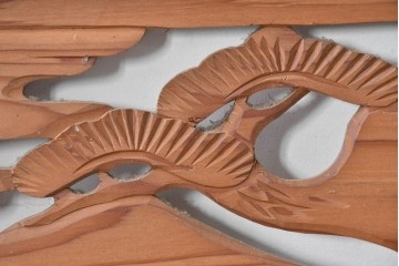 ヴィンテージ建具　昭和中期　松竹梅の彫刻が施された欄間2枚セット　(R-085623)