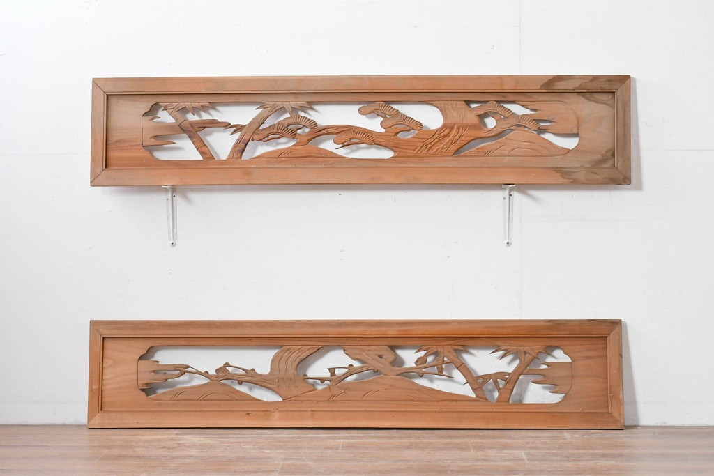 ヴィンテージ建具　昭和中期　松竹梅の彫刻が施された欄間2枚セット　(R-085623)