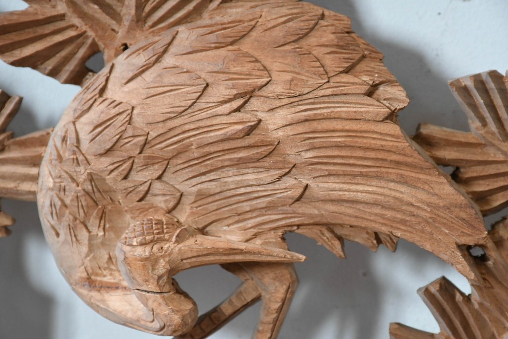 ヴィンテージ建具　昭和中期　井波彫刻　松に鶴の意匠が目を引く彫刻欄間2枚セット　(R-085624)