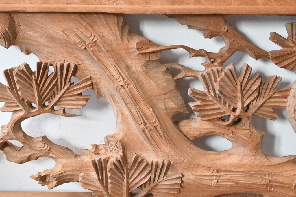 ヴィンテージ建具　昭和中期　井波彫刻　松に鶴の意匠が目を引く彫刻欄間2枚セット　(R-085624)